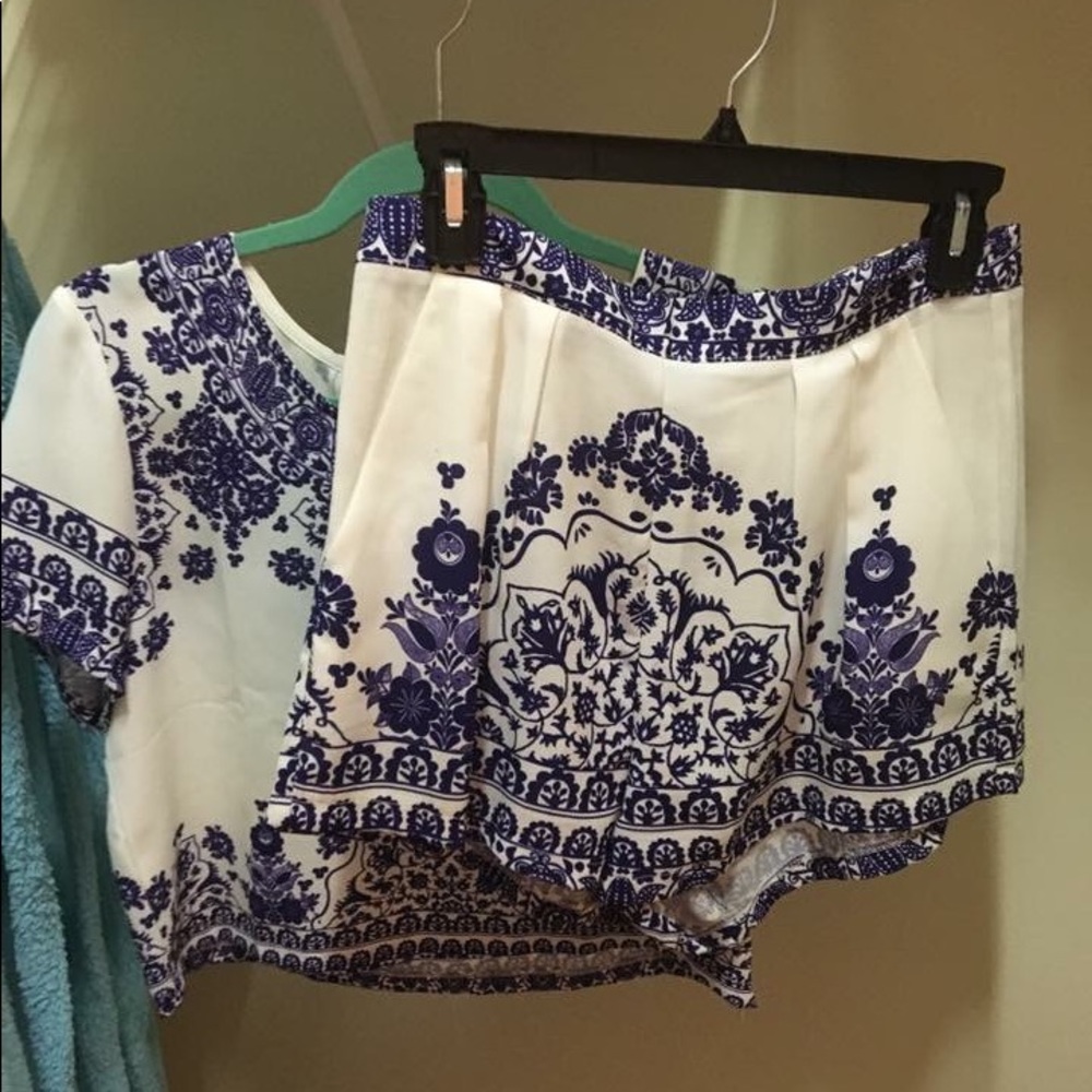 Two piece set